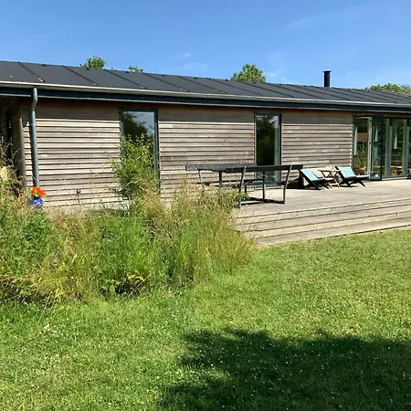 Renovated With Sea View On Agerso Feriehus