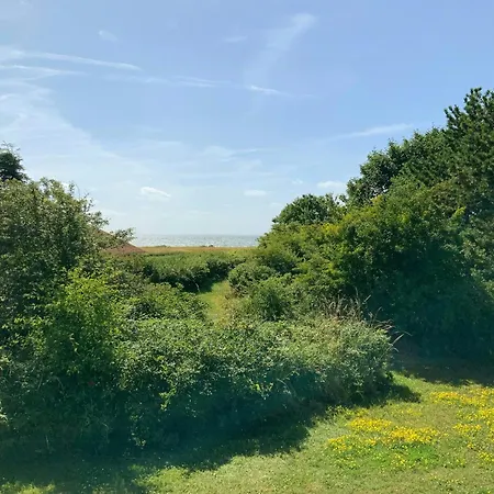 Renovated With Sea View On Agerso Feriehus *