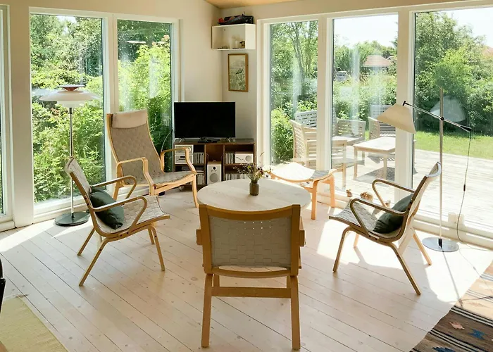 Renovated With Sea View On Agerso Feriehus *