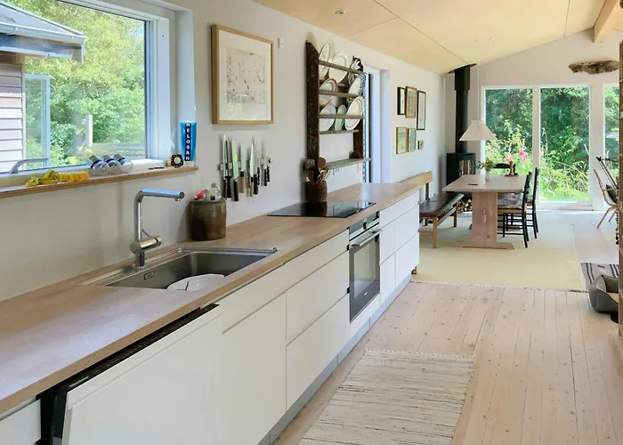 Renovated With Sea View On Agerso Feriehus